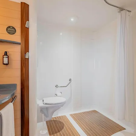 Calais Terminal Cite Europe 4 Etoiles Coquelles