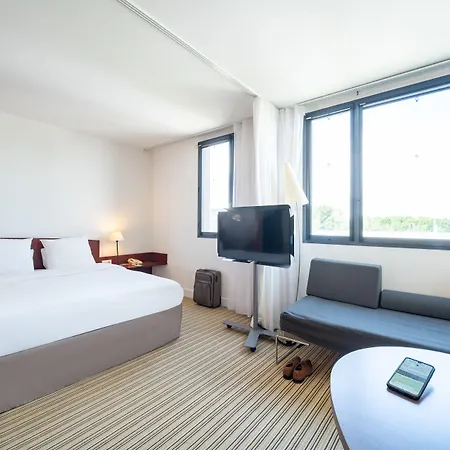 Calais Terminal Cite Europe 4 Etoiles