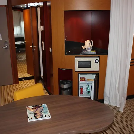 Calais Terminal Cite Europe 4 Etoiles 4* Coquelles