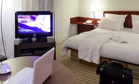 Hotel Calais Terminal Cite Europe 4 Etoiles