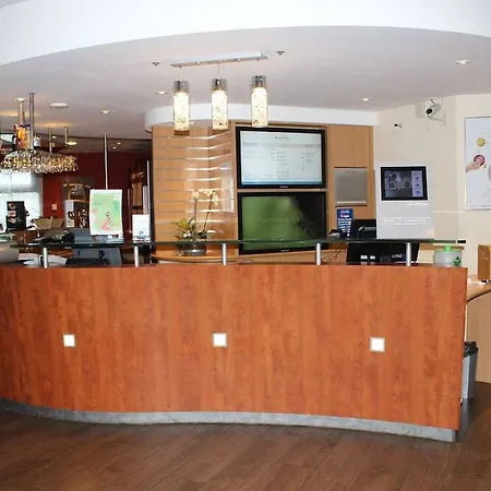 Calais Terminal Cite Europe 4 Etoiles Coquelles