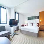 Calais Terminal Cite Europe 4 Etoiles 4*