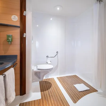 Calais Terminal Cite Europe 4 Etoiles 4*