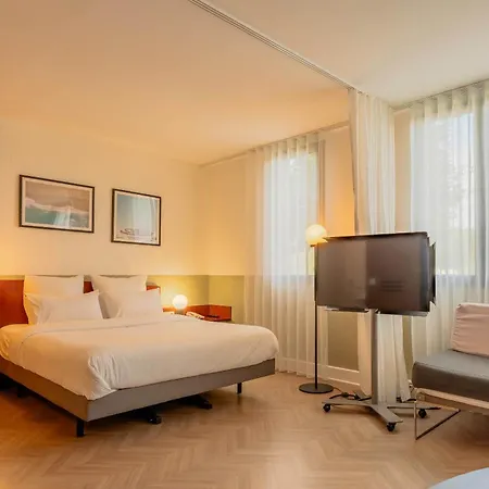 Calais Terminal Cite Europe 4 Etoiles 4*