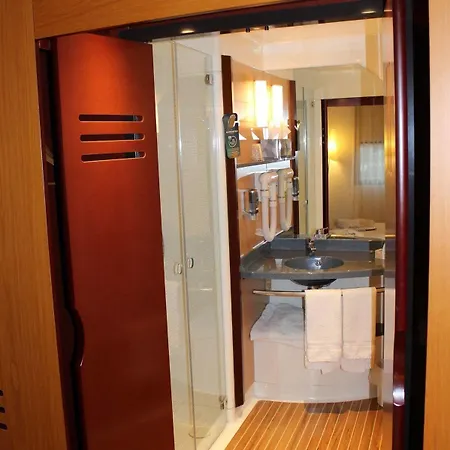 Hotel Calais Terminal Cite Europe 4 Etoiles 4*
