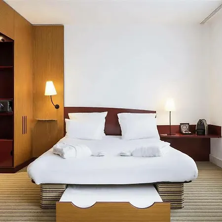 Hotel Calais Terminal Cite Europe 4 Etoiles